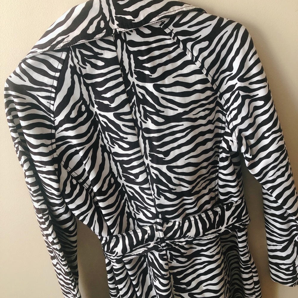 🦓ZEBRA Pattern Belted Trench Coat Jacket 🖤🤍 - Picture 7 of 8